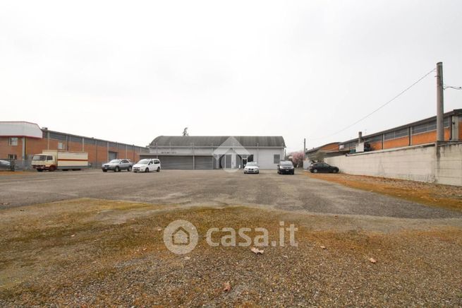 Capannone in commerciale in Via dei Marmorari 80