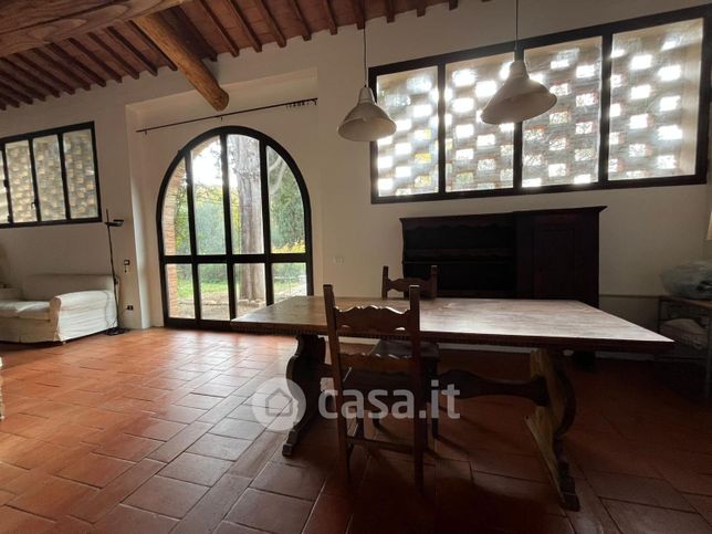 Rustico/casale in residenziale in Via Cassia per Siena