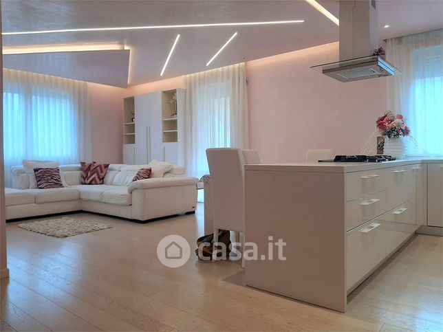 Appartamento in residenziale in Via Enrico Toti 9