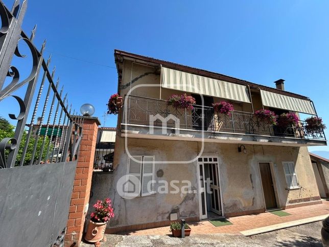 Villa in residenziale in Via Giordano Orsini 22