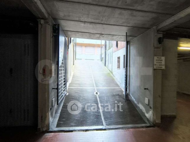 Box/posto auto in residenziale in Via San Michele Arcangelo 2