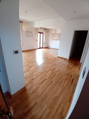 Appartamento in residenziale in Viale Regina elena, via Mario Passamonte