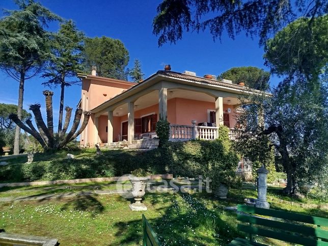 Villa in residenziale in Via Sterpareti