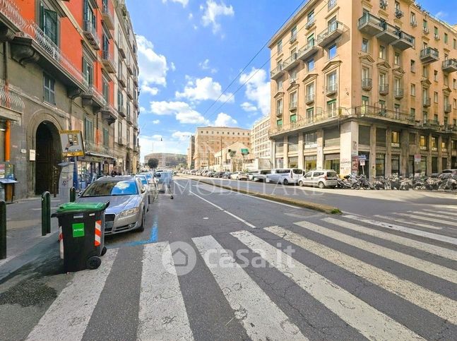 Ufficio in commerciale in Via Medina