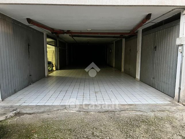 Garage/posto auto in residenziale in Via Giuseppe Caniglia 1