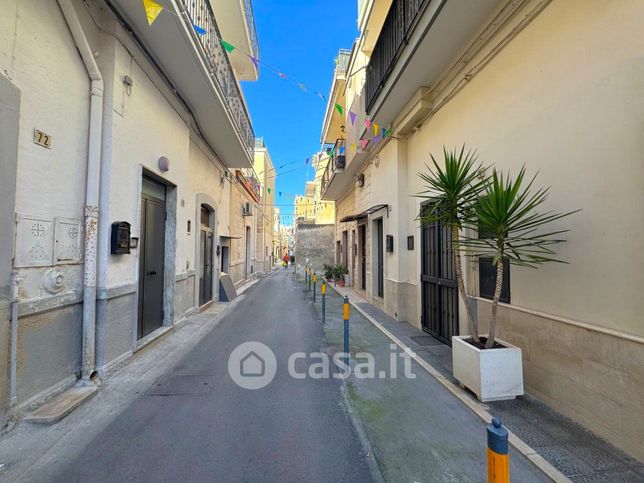 Casa indipendente in residenziale in Via Piccinni