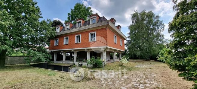 Villa in residenziale in Via Ivrea 52