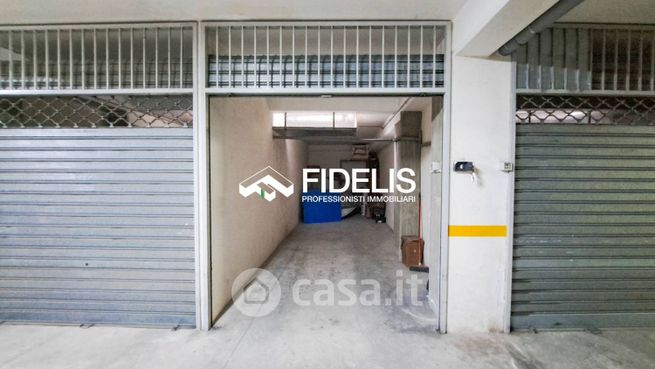 Box/posto auto in residenziale in Via degli Ulivi 43