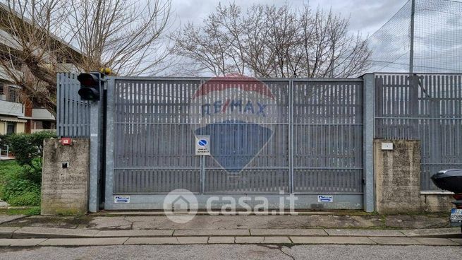 Garage/posto auto in residenziale in Via Marangoni 7 /1