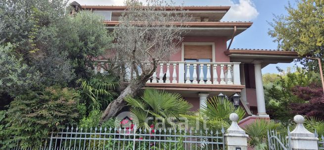 Casa bi/trifamiliare in residenziale in Via Fornaci