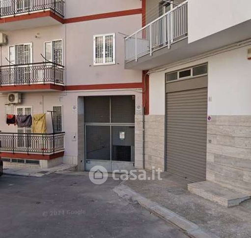 Box/posto auto in residenziale in Via Alexander Fleming 4