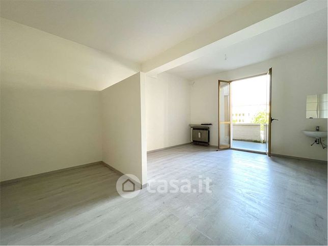 Ufficio in commerciale in 
