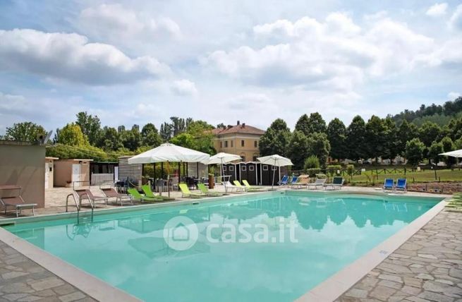 Appartamento in residenziale in Frazione Mombarone