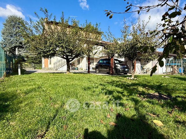Casa indipendente in residenziale in Via Monte Grappa 19