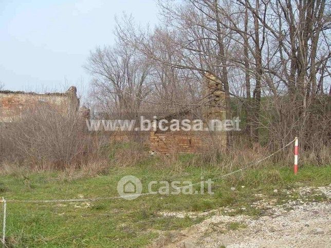 Terreno agricolo in commerciale in 