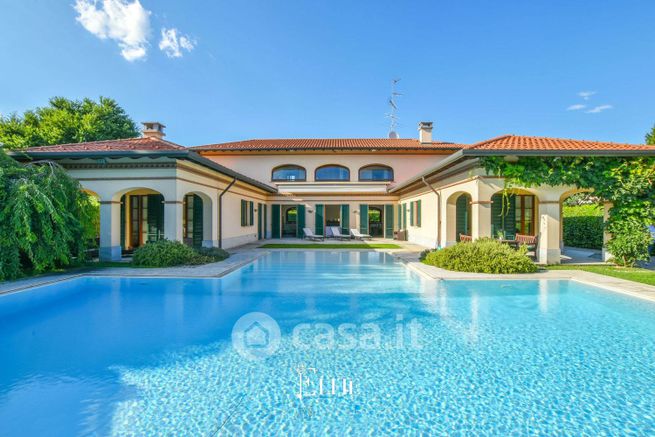 Villa in residenziale in Via Pasquale Sottocorno 6