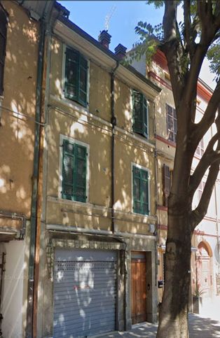 Casa indipendente in residenziale in Corso Armando Diaz 146