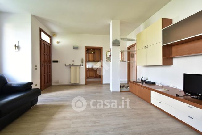 Appartamento in residenziale in Viale II Giugno 2