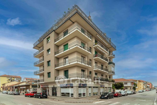 Appartamento in residenziale in Via Fratelli de Maistre 57