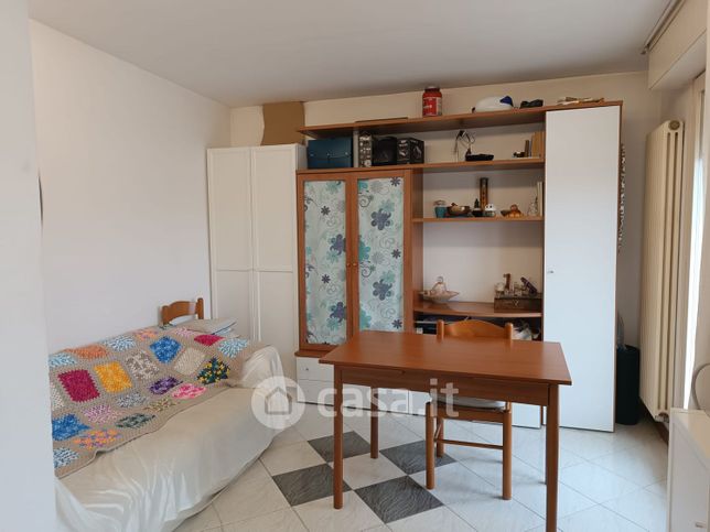Attico/mansarda in residenziale in Viale Londra 21