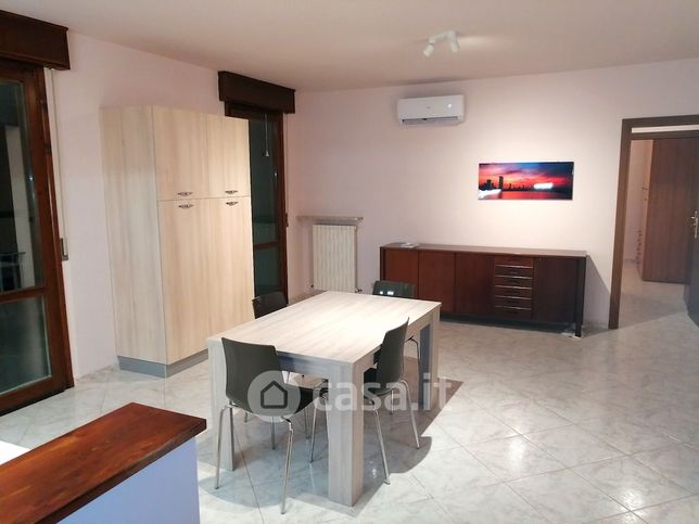 Appartamento in residenziale in Via Cardinala 19