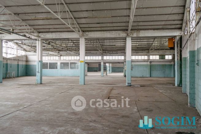 Capannone in commerciale in Via Giovanni Morandi 21