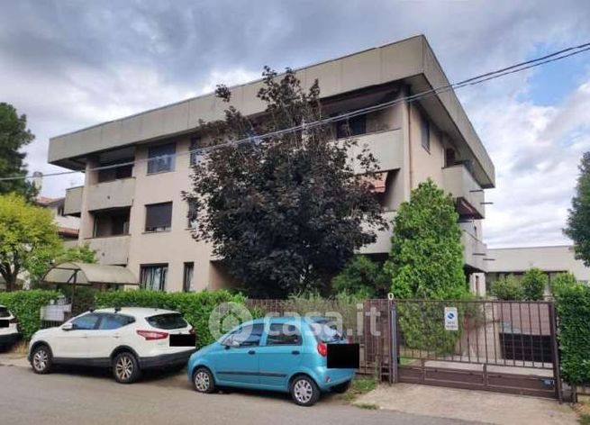 Appartamento in residenziale in Via Lombardia 6