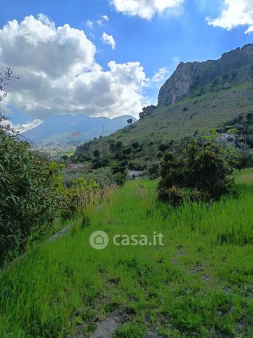 Terreno agricolo in commerciale in Via Parisi