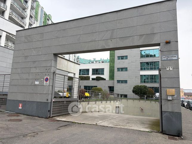 Box/posto auto in residenziale in Via Paolo Borsellino 38