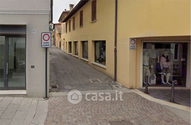 Garage/posto auto in residenziale in Via Piazzoni 70