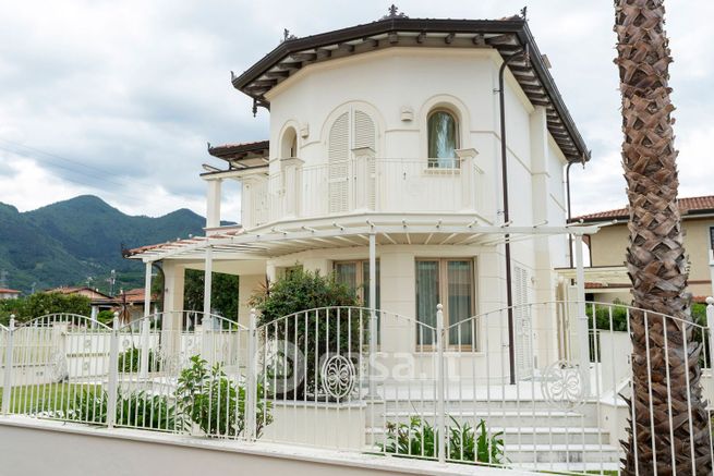 Villa in residenziale in Via Baraglino