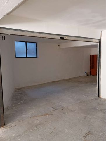 Box/posto auto in residenziale in Via Cristoforo Colombo 477