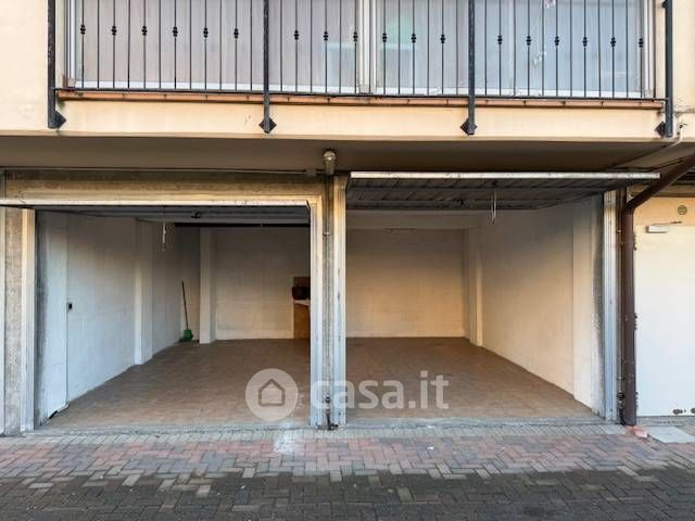 Box/posto auto in residenziale in Via San Giovanni 11