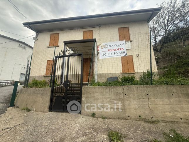 Casa indipendente in residenziale in Via Romualdo Montagna
