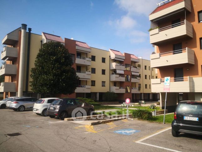 Ufficio in commerciale in 