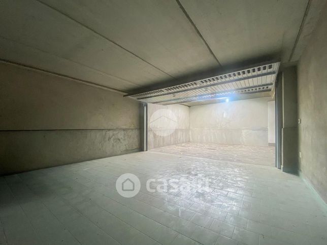 Capannone in commerciale in Via Guglielmo Oberdan 1