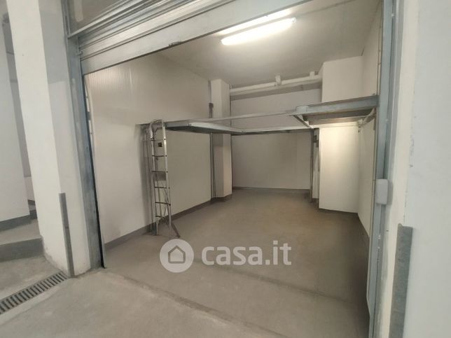 Box/posto auto in residenziale in Via Carlo Giachery