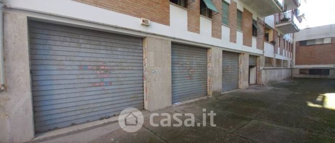 Box/posto auto in residenziale in Viale di Valle Aurelia 92