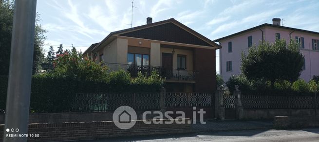 Casa indipendente in residenziale in Viale Ancona