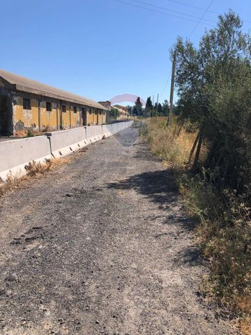 Capannone in commerciale in Contrada Jungetto