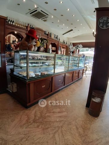 Attivitã /licenza (con o senza mura) in commerciale in Viale di Augusto