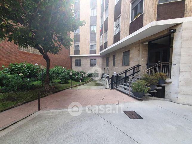 Appartamento in residenziale in Via Giuseppe Giacosa 9