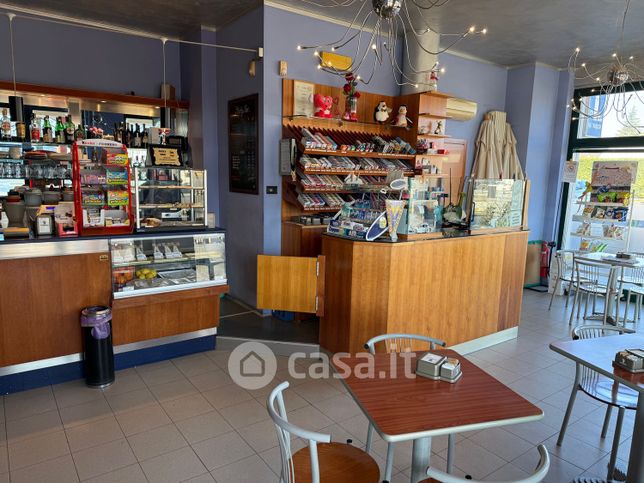 Attivitã /licenza (con o senza mura) in commerciale in Via Murici 6