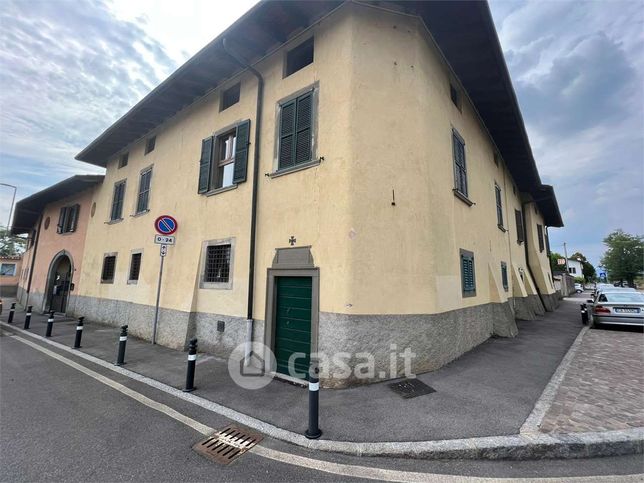 Ufficio in commerciale in Via Lunga 52