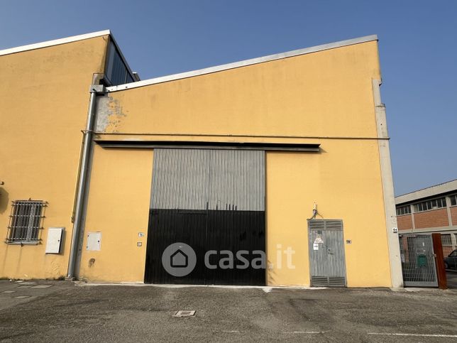 Capannone in commerciale in Via Marzabotto 76