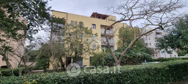 Capannone in commerciale in Via Guido Sieni 4