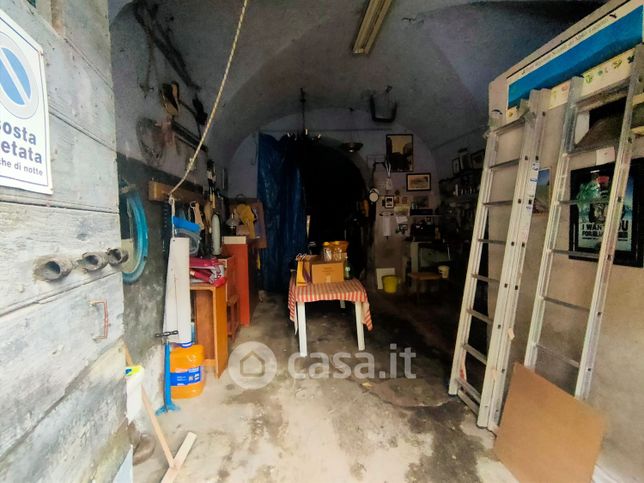 Box/posto auto in residenziale in Via Romana