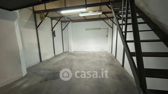 Garage/posto auto in residenziale in Via Macedonia 82