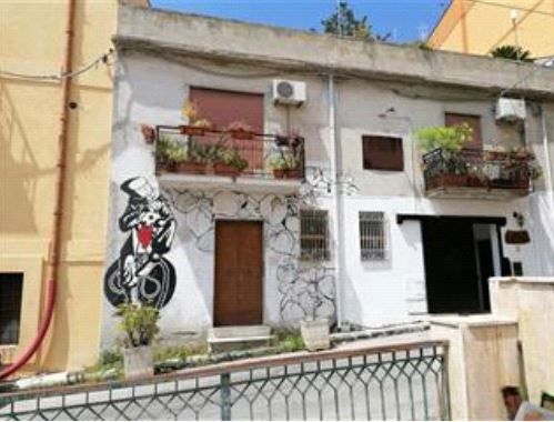 Casa indipendente in residenziale in Via Umberto I 23