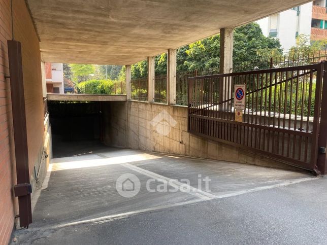 Garage/posto auto in residenziale in Via Tevere 29